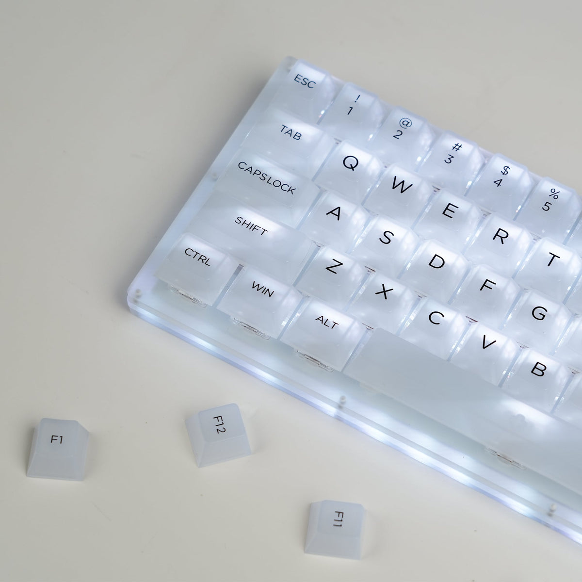 Lambodo Frost Translucent Cherry Profile Keycap Komplettset (141-Tasten)